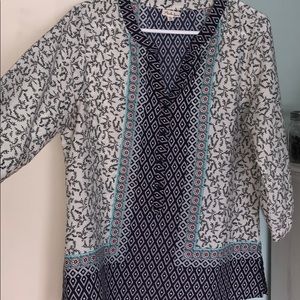 3/4 sleeve blouse with a beautiful pattern!